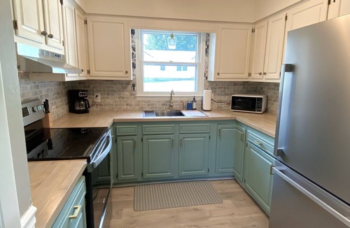 Columbia House | Comfortable & Elegant Home