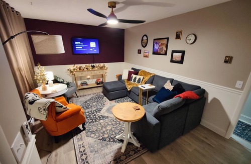 Columbia House | Comfortable & Elegant Home