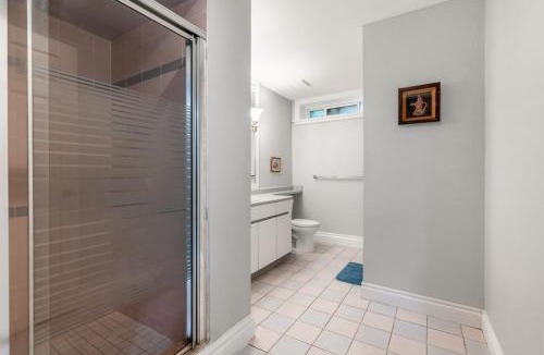 Kerrisdale House | Comfortable Family Home,South Granville