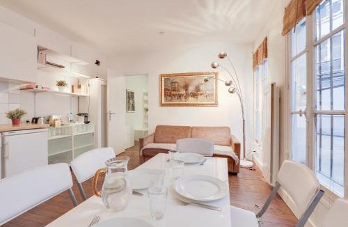 Saint-Vincent-de-Paul Apartment | Comfortable flat in the middle of Paris