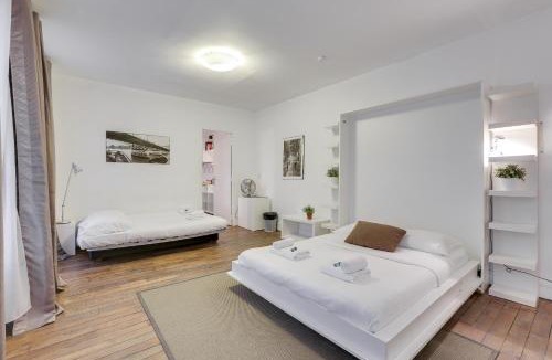 Saint-Vincent-de-Paul Apartment | Comfortable flat in the middle of Paris