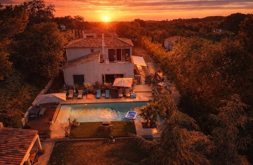 Pertuis Apartment | Comfortable flat – Swimming pool, boules court & peaceful setting in Pertuis