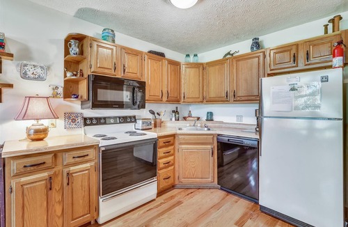 Davis Condo | Comfortable for singles, a couple or small family, Alpine Haus has it all.