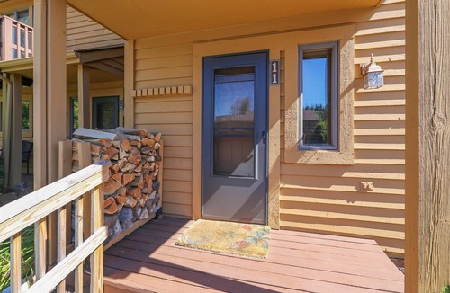 Davis Condo | Comfortable for singles, a couple or small family, Alpine Haus has it all.