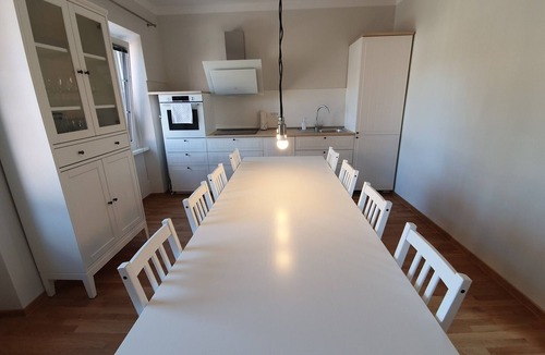 Komen House | Comfortable Four Bedroom Apartment in Komen