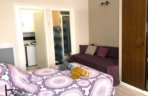 Bourbonne-les-Bains Apartment | Comfortable apartment 100 metres from the spa