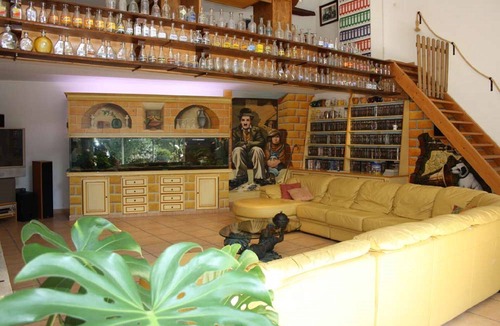 Serignan-du-Comtat House | Comfortable farmhouse with private pool and festive bar for 14 people