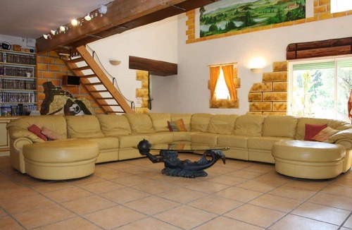 Serignan-du-Comtat House | Comfortable farmhouse with private pool and festive bar for 14 people