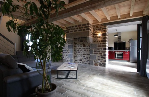 Saint-Pair-sur-Mer Apartment | Comfortable Duplex near Granville with Private Terrace and Parking