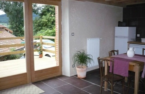 Saint-Romain-d'Urfe Cottage | Comfortable ecogite with private terrace in the countryside