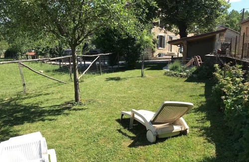 Graye-et-Charnay Apartment | Comfortable gîte in a peaceful mountain setting
