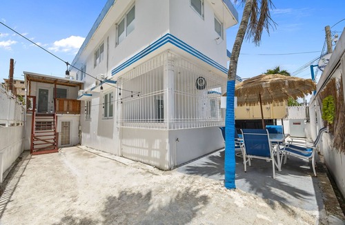 Rio Piedras House | Comfortable Group Stay | Sleeps 5 | Great Location