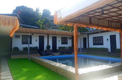 Puerto Galera House | Comfortable Hostel Bunk Bed Stay!