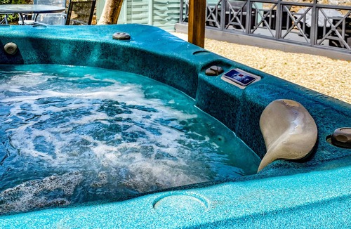 Montanel House | Comfortable Historic GITE for 14 persons - HotTub/Use of Tennis Court opposite