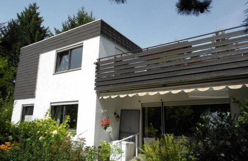 Bad Duerrheim Apartment | Comfortable holiday apartment with a big garden, centrally but quietly located in Bad Dürrheim