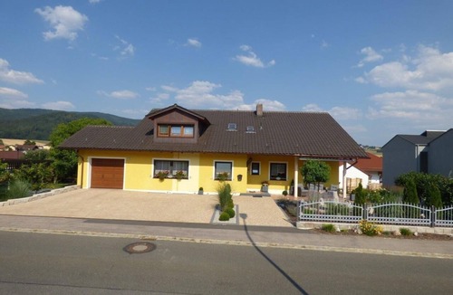 Gleissenberg House | Comfortable holiday flat with garden and barbecue