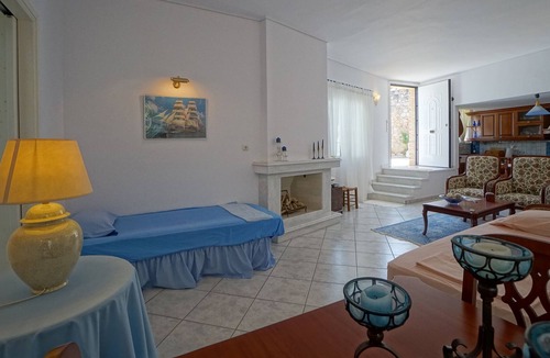Galaxidi House | Comfortable holiday home - Seafarer's Shelter