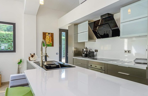 Rognes House | Comfortable holiday home with private pool.