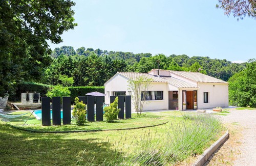 Rognes House | Comfortable holiday home with private pool.