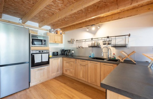 Urdos House | Comfortable Holiday Home for 14 Guests with Wi-Fi, Stunning Mountain Views