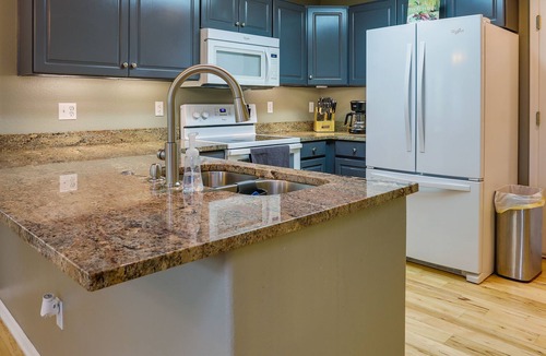 Stonegate House | Comfortable Home ~ 20 Mi to Downtown Denver!