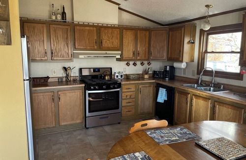 Encampment House | Comfortable Home Away From Home. Sleeps 5-6. Near Premier Outdoor Recreation.