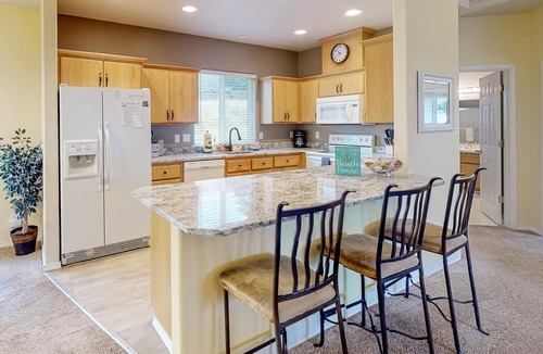 Kiwanda Shores House | Comfortable home close to beach with deck & game room - close to town