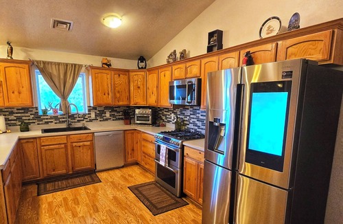 Linden House | Comfortable home in the country just outside of Show Low. Space to park trailer.