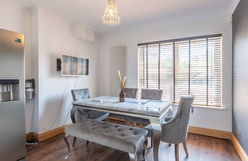 Basildon House | Comfortable home | Langdon Hills - Pass the Keys