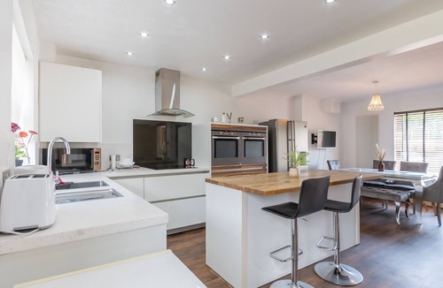 Basildon House | Comfortable home | Langdon Hills - Pass the Keys