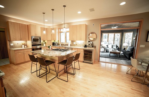 Eden Prairie House | Comfortable Home with Sauna, Hot Tub, Pool Table, Bar, Outdoor Fire Pit!