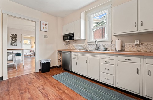 East Liberty House | Comfortable home with an artful flair close to PNC, museums and restaurants.