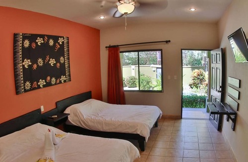 Potrero Hotel | Comfortable Hotel Room in Potrero Sleeps 4 - With Pool TV and AC