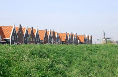 Volendam Apartment | Comfortable Hotel Room in Center of Volendam