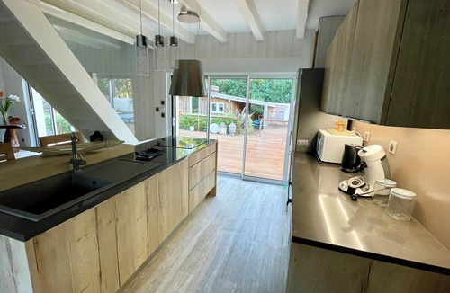 Claouey Cottage | Comfortable house with heated pool + huge terrace a few steps from the bay beach