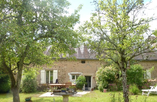 Blismes House | Comfortable house tastefully renovated