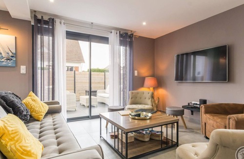 Granville Cottage | Comfortable house with enclosed garden, sauna and foosball in Granville