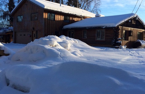 College House | Comfortable House With Kitchen On The Chena River. Family Friendly.