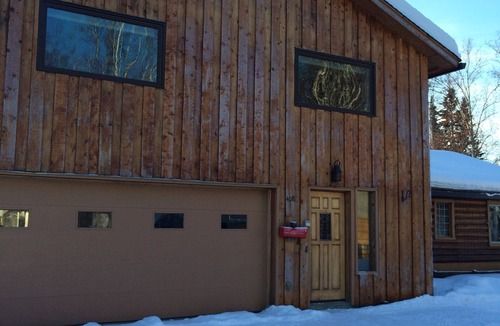 College House | Comfortable House With Kitchen On The Chena River. Family Friendly.