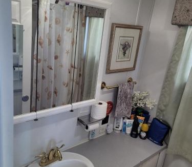 Arlington Boat Rental | Comfortable Houseboat located in DC area with free parking