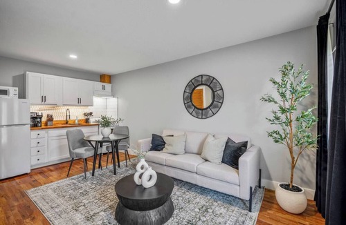 Greater East End Apartment | Comfortable Houston hideaway near Downtown and attractions with fast WiFi, parking