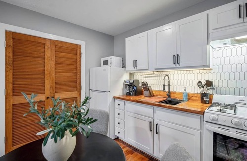 Greater East End Apartment | Comfortable Houston hideaway near Downtown and attractions with fast WiFi, parking
