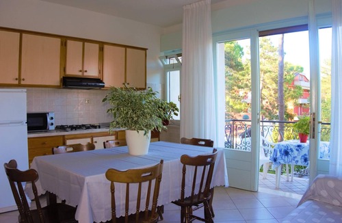 Lignano Pineta Apartment | Comfortable 3 bedrooms near the sea