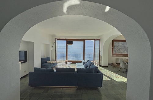 Gera Lario Apartment | Comfortable lakefront family apartment