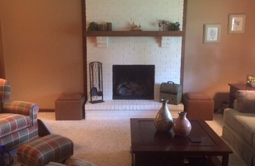 Jamestown House | Comfortable living area, 2 bedrooms, kitchen, hot tub - near Xenia/Cedarville