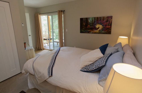 Halfmoon Bay House | Comfortable luxury suite with epics views, on the Beach, Sunshine Coast