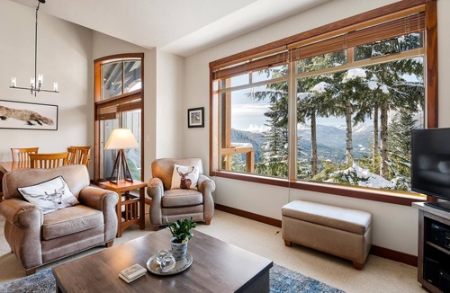 Nordic Estates House | Comfortable Luxury Townhouse W/Panoramic Views, Ski-In/Ski-Out Access, Hot Tub