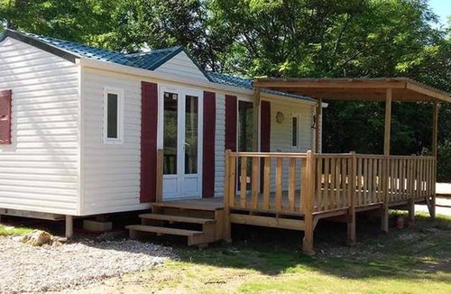 La Cassagne House | Comfortable mobile home with terrace for 6 people
