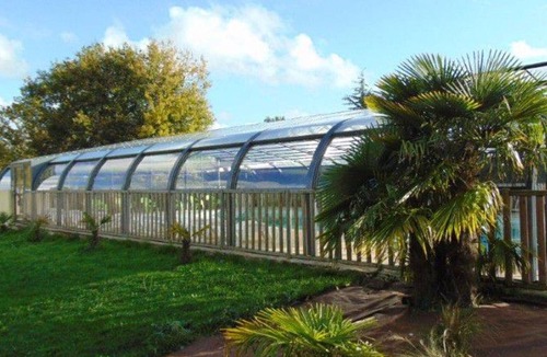 Avrille House | Comfortable mobile home for 8 with terrace