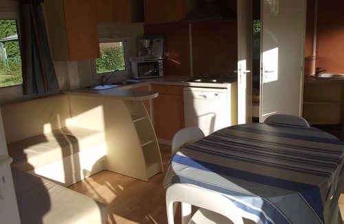 Saint-Nicolas des Eaux House | Comfortable mobile home with terrace in Bieuzy